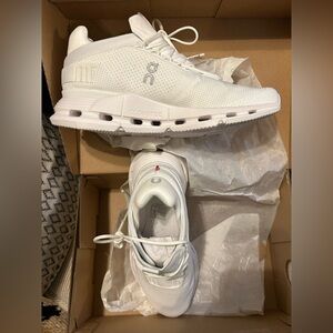 On Cloud Nova women’s size 8